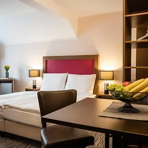 Aparthotel Point And